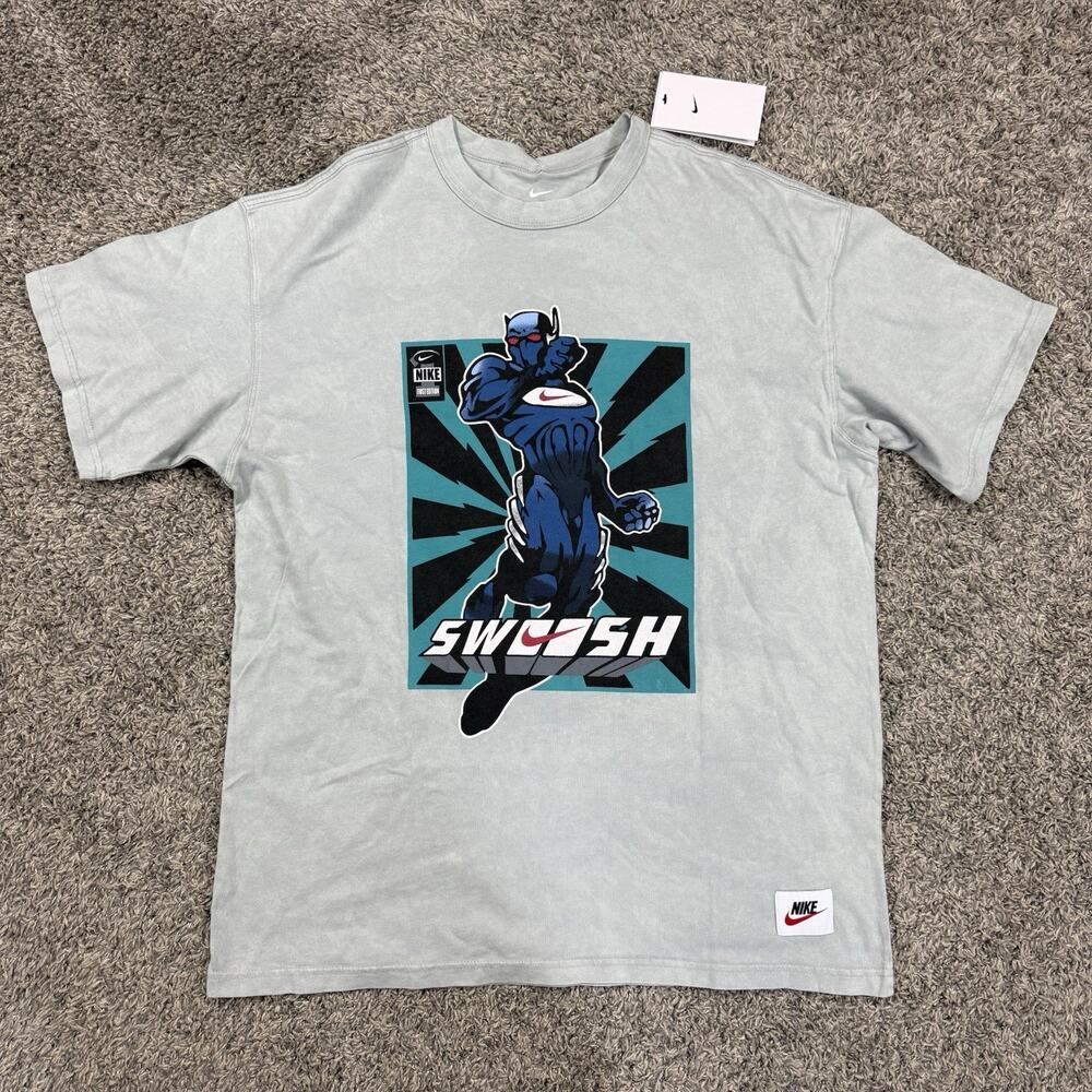 Nike SWOOSH MAN Graphic Super Hero Gray Blue Logo T-shirt Men’s M
